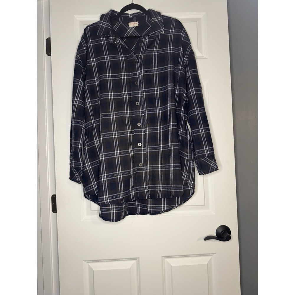 Hailey And Co Button Up Fray Plaid Top Large